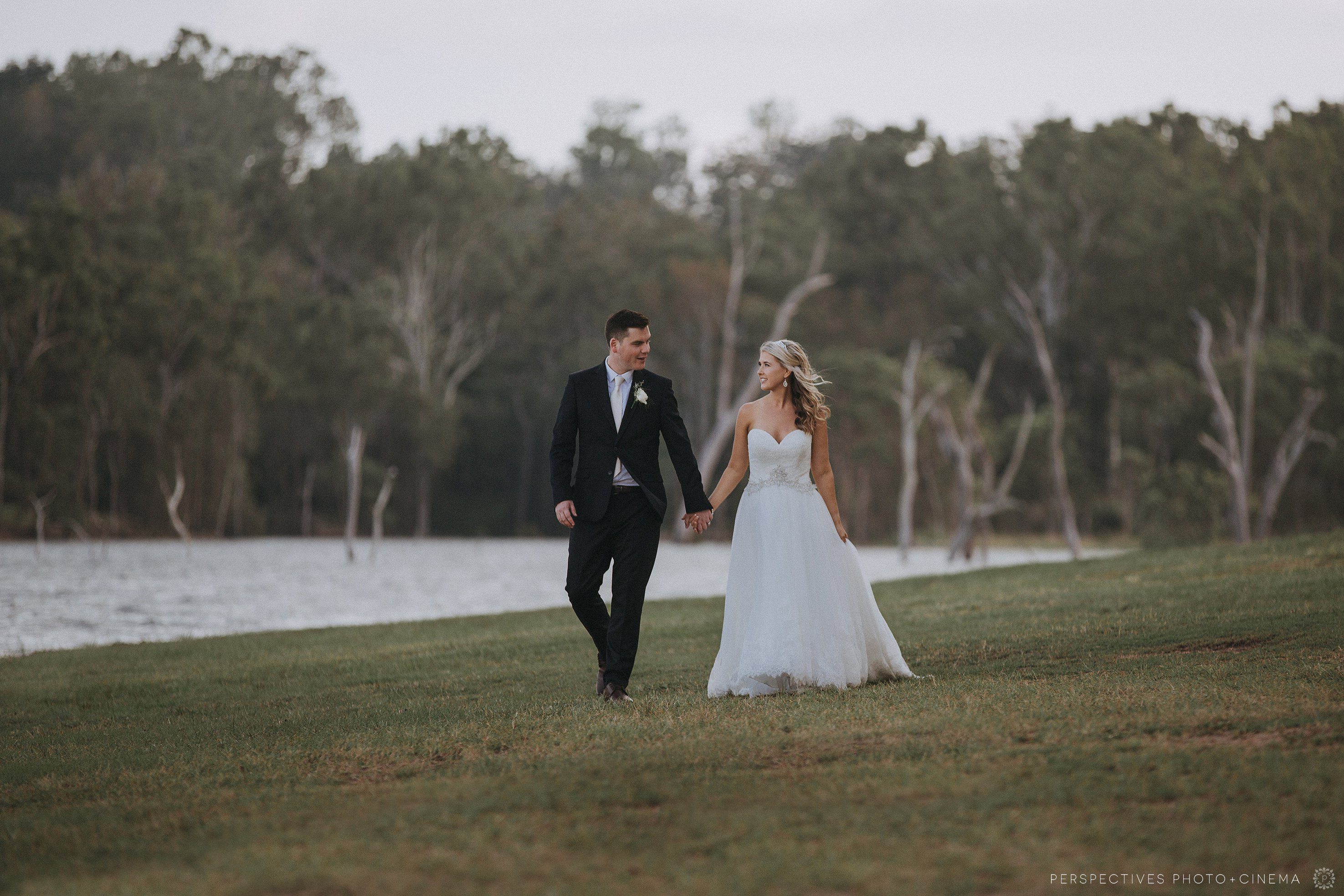 Lake Tinaroo Resort wedding photos