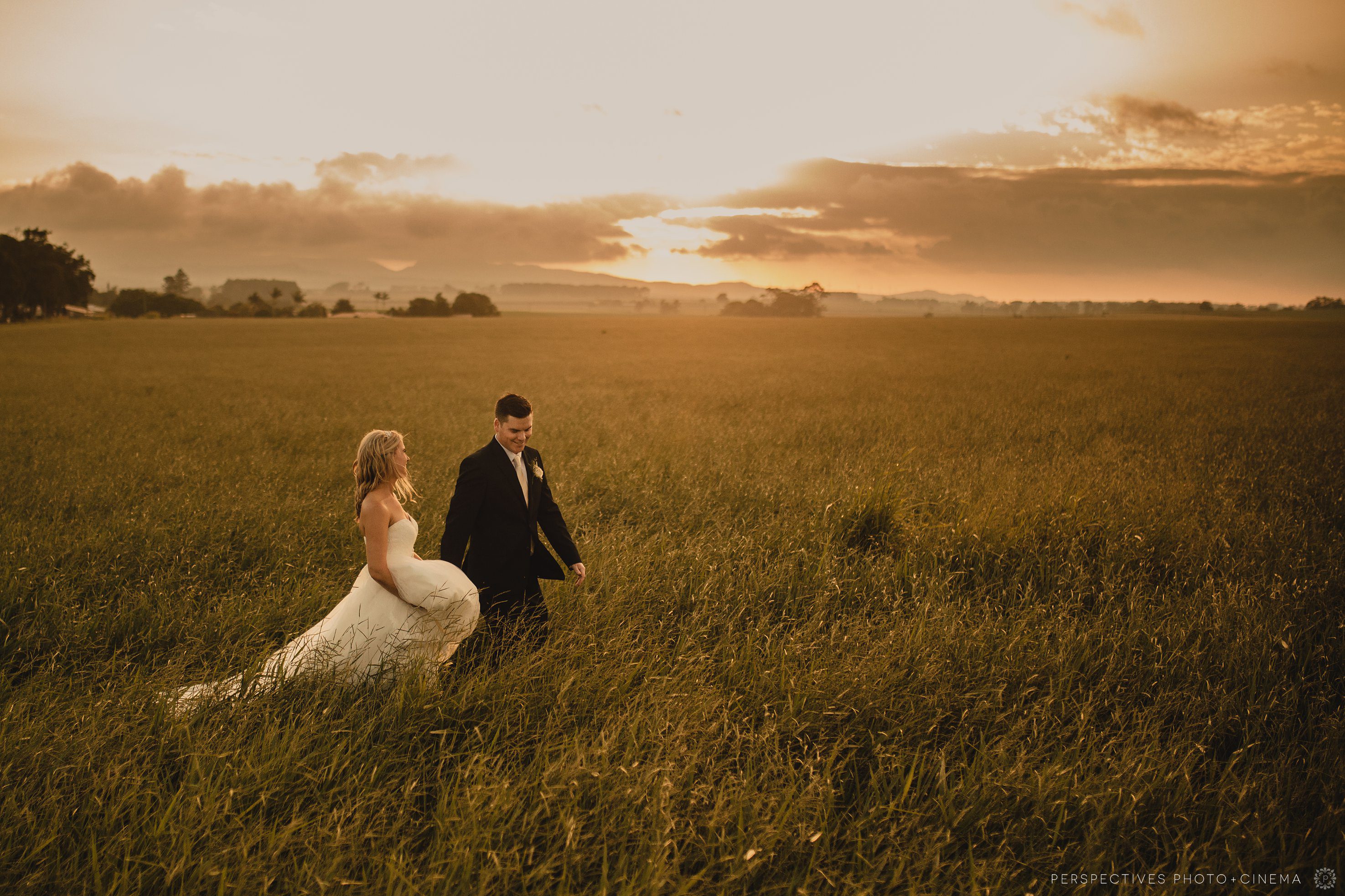 Lake Tinaroo Resort wedding photos