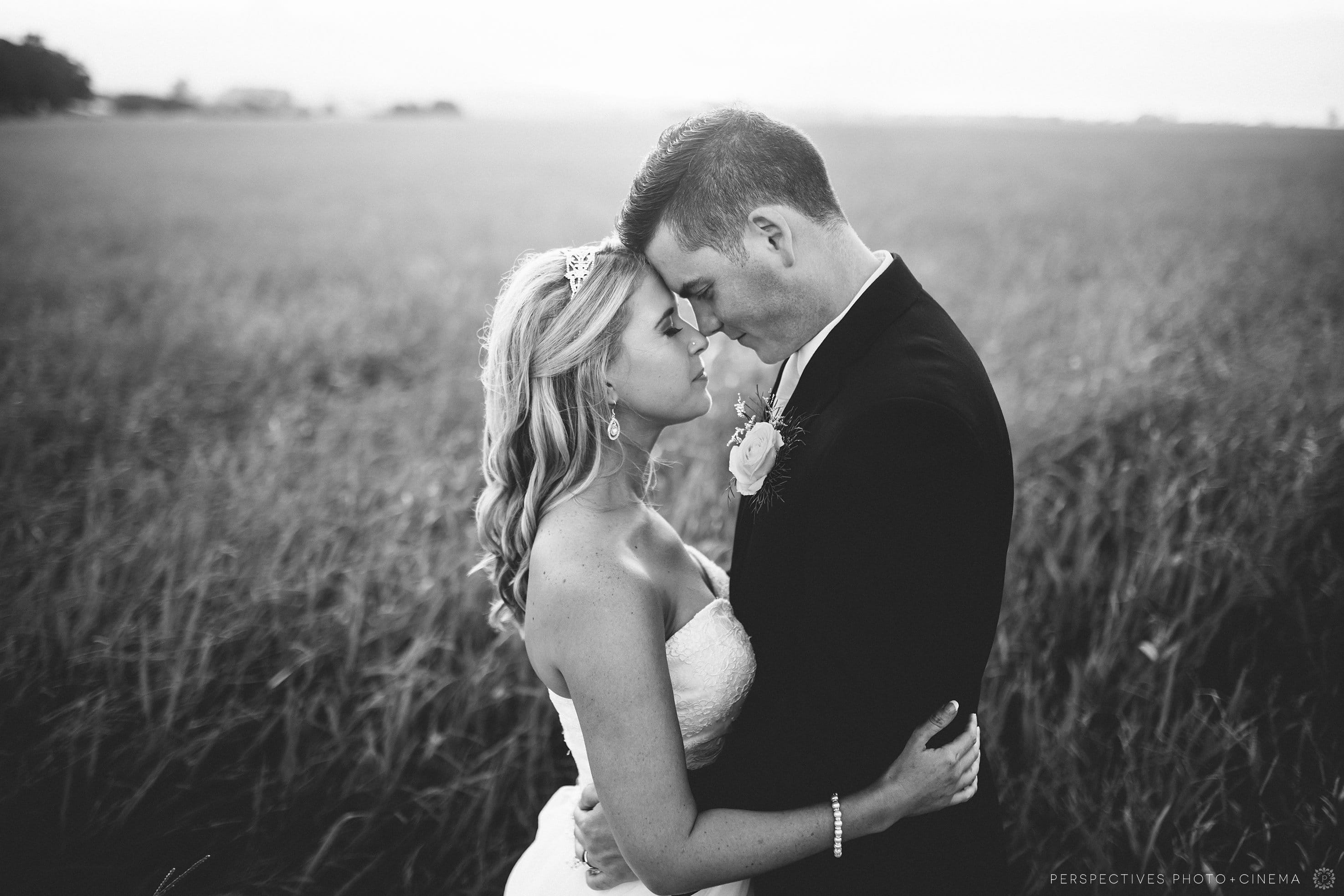 Lake Tinaroo Resort wedding photos