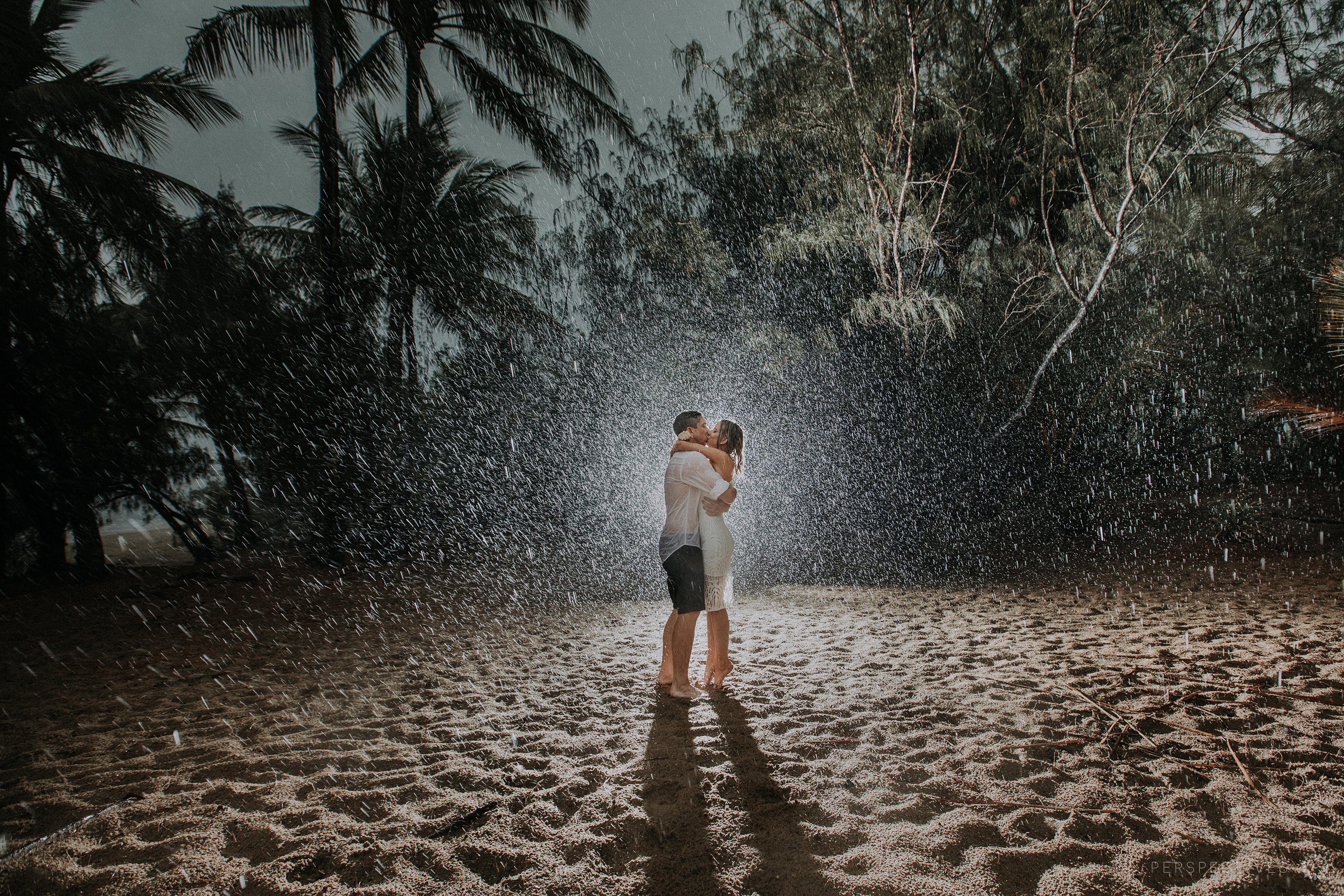 Rain photoshoot wedding
