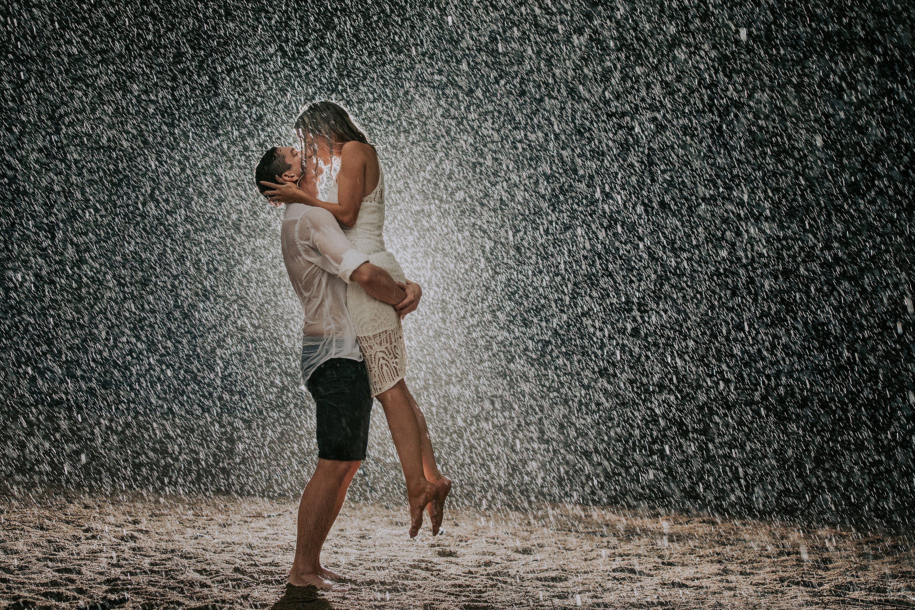 Rain photoshoot wedding